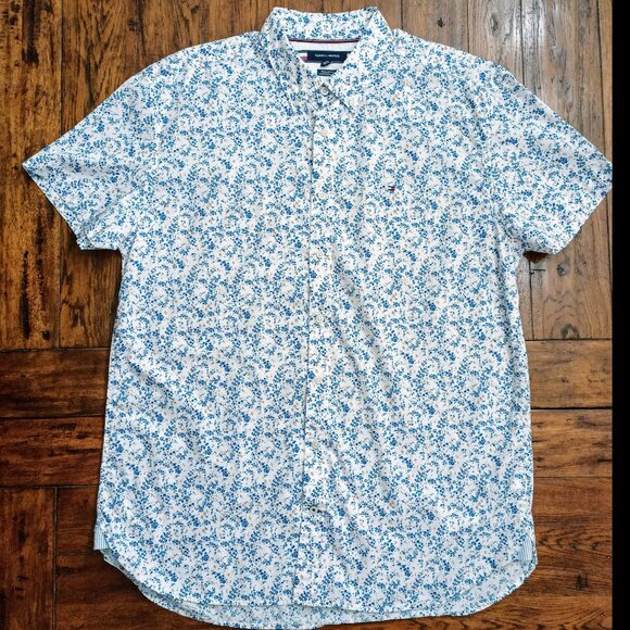 TOMMY HILFIGER Short-Sleeve Button-Down Shirt. Size XXL - Picture 1 of 6